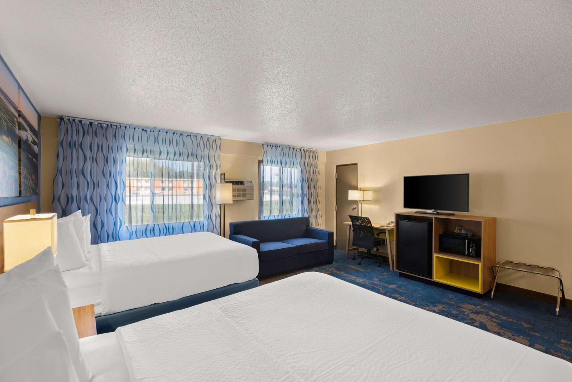 Days Inn By Wyndham Newton Exterior photo