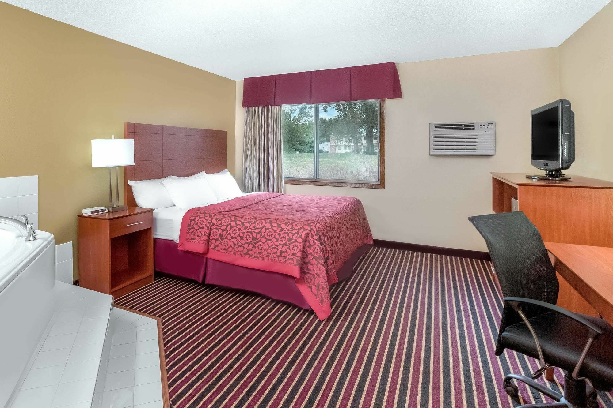 Days Inn By Wyndham Newton Exterior photo